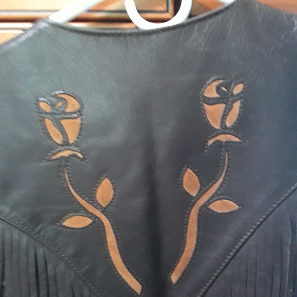 Vest - Picture 11 of 15